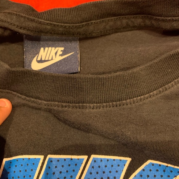 Nike tshirt - Picture 2 of 2